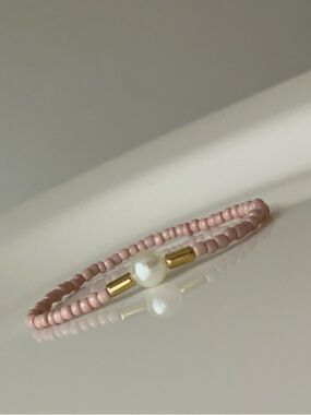 Delicate Pink Beaded Pearl Stretch Bracelet